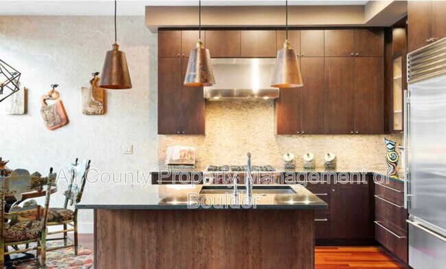 Building Photo - 1155 Canyon Blvd