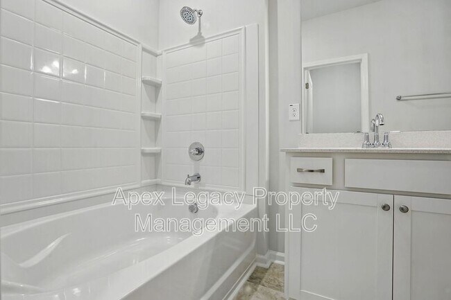 Building Photo - 112 Central Townes Wy