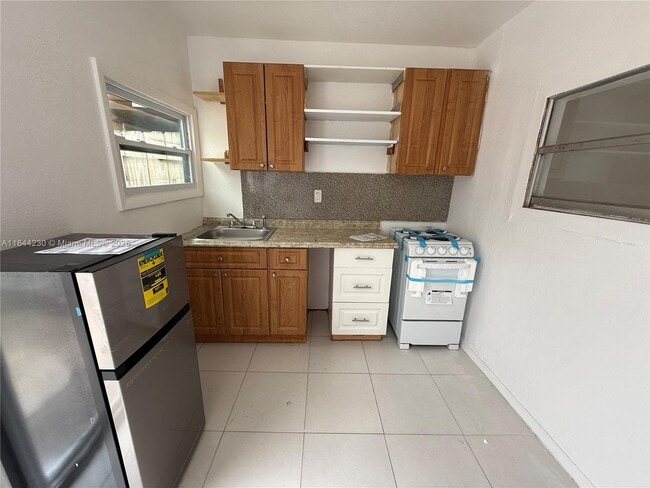 Primary Photo - 2146 NW 18th Terrace