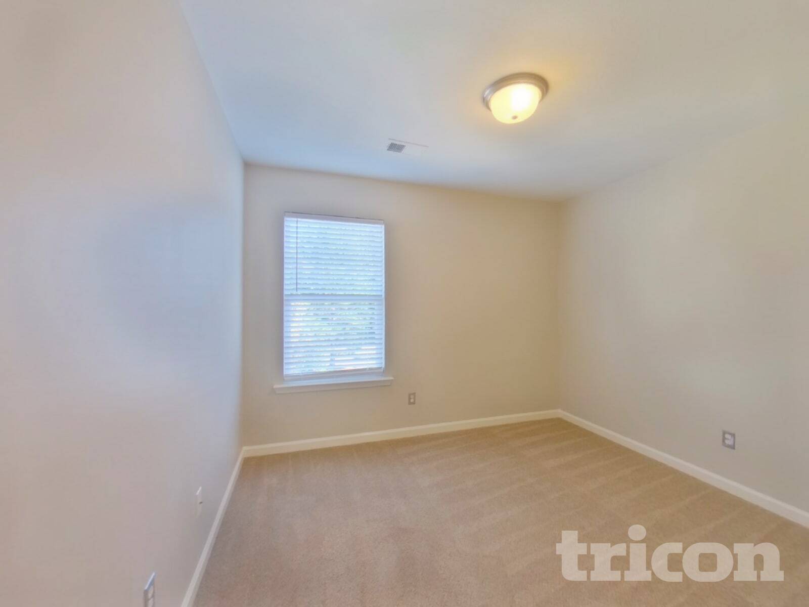 Building Photo - 221 Chestnut Oak Ln