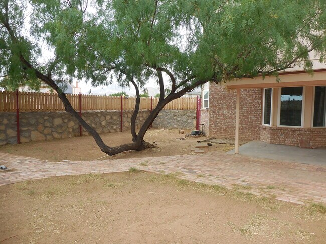 Building Photo - 10912 Sandy Koufax Dr