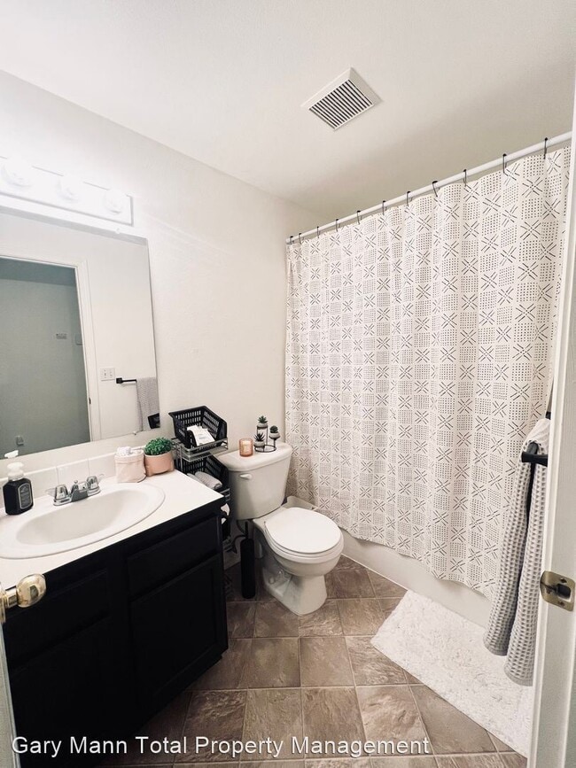 Building Photo - 3 br, 2.5 bath House - 714 N Penrose St