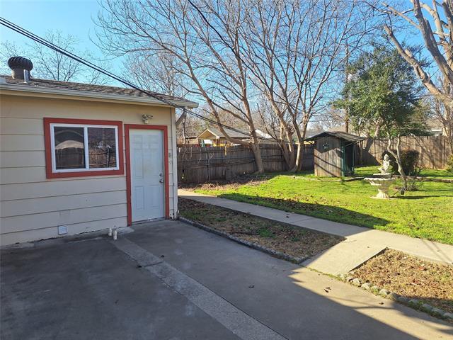 Building Photo - 740 Thomas Ave