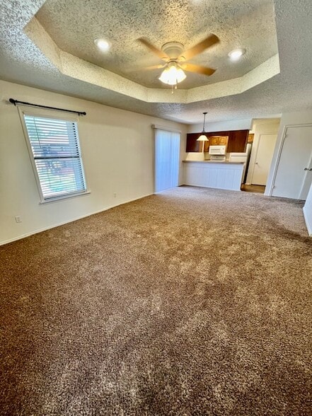 Primary Photo - 475 Industrial Dr W