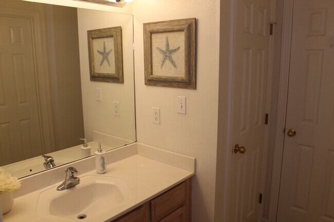 bathroom - 114 Atol E St