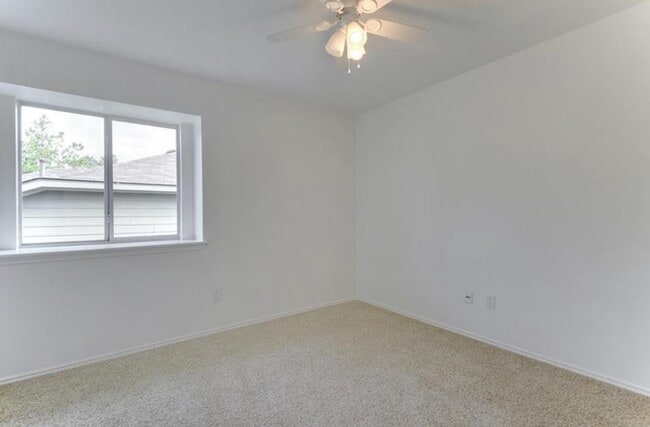 Building Photo - 211 Cadillac Cove