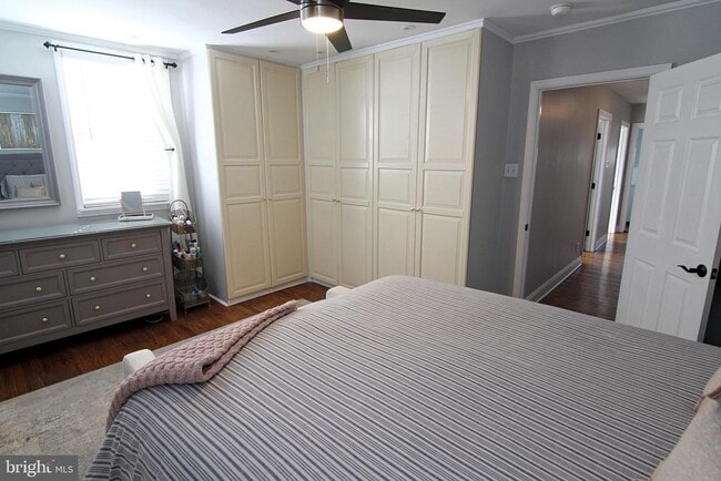 Building Photo - 215 W 9th Ave