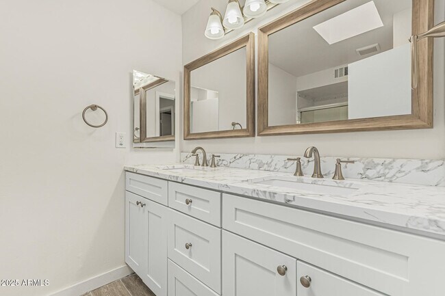 Building Photo - 6480 N 82nd St