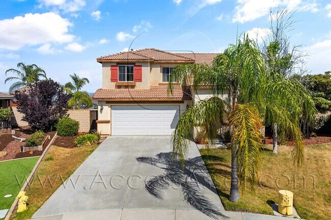 Building Photo - Large 4 Bed/3 Bath Home with an Incredible View!