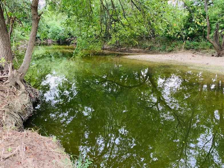 Building Photo - 1930 N Wheat Rd