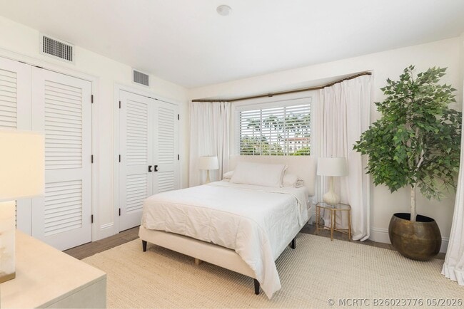 Building Photo - 443 Seaview Ave