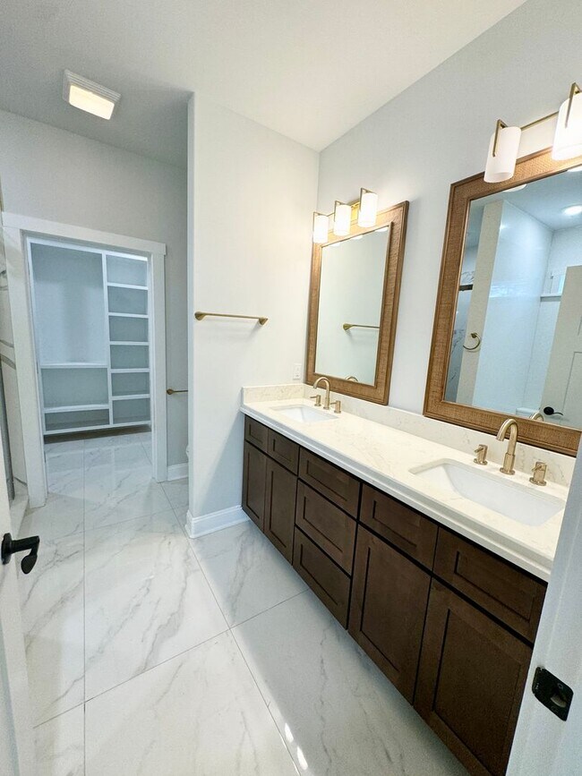 Building Photo - Beautiful 4 Bedroom, 3 Bath home located in Myrtle Grove Plantation!