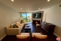 Building Photo - 8530 Holloway Dr