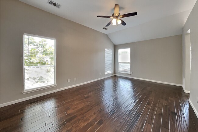 Building Photo - 10051 Rio Bravo Rd