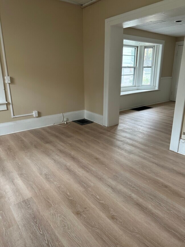 Building Photo - 297 Cedarwood Ter