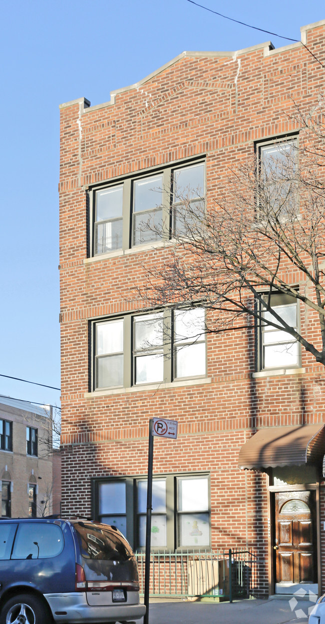 Building Photo - 6324 Forest Ave