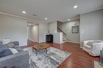 Building Photo - Experience comfort and elegance - 2BD/2.5B...