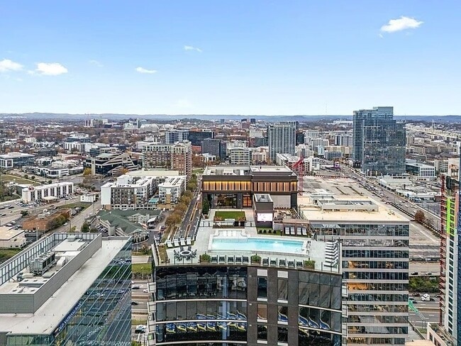 Building Photo - 1212 Demonbreun St