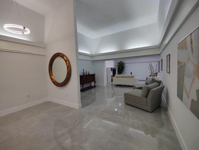 Building Photo - 5109 Banyan Ln