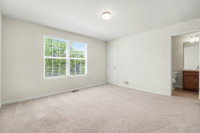 Building Photo - 27902 Hopkins Dr
