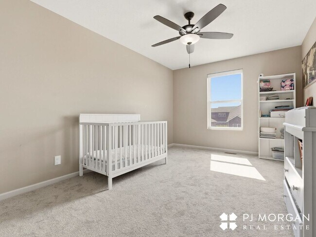 Building Photo - 4 Bedroom Elkhorn Rental Home with Modern Kitchen and Ample Storage