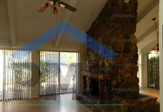 Building Photo - AVAILABLE NOW!!! Stunning 4-Bed, 3-Bath Ho...