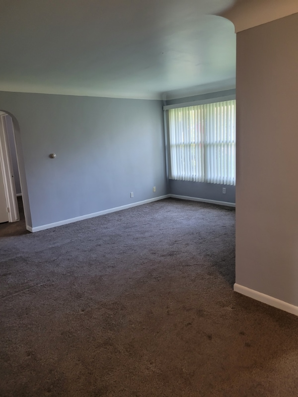 Building Photo - 1181 Elms Rd