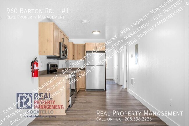 Building Photo - 960 Barton Rd