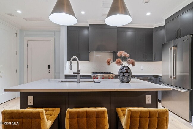 Building Photo - 19 Washington St