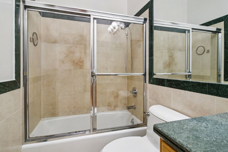 Building Photo - 163 Rae Ave