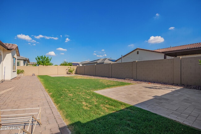 Building Photo - 2065 E Gemini Pl