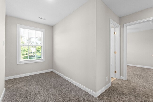 Building Photo - 3 Bedroom 2 1/2 Bath Pet Friendly Home For Rent!