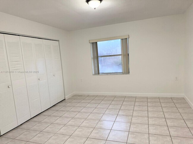 Building Photo - 11205 SW 88th St