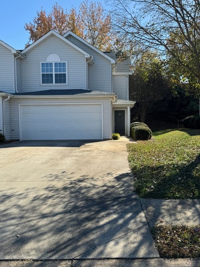 Primary Photo - 147 Springwood Ln