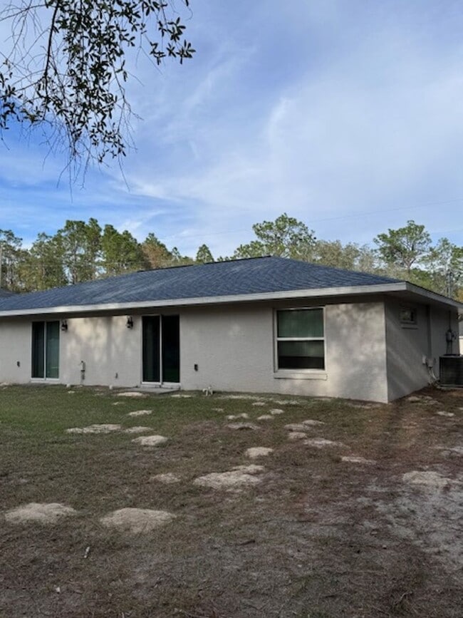 Building Photo - Citrus Springs - 2 bedroom 2 bath duplex