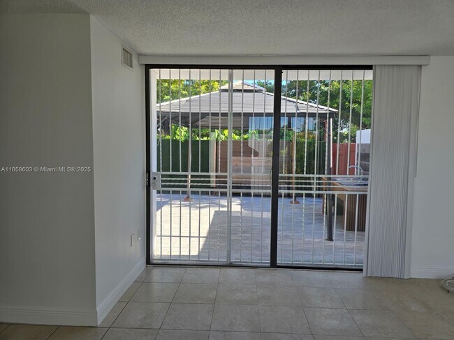 Building Photo - 12352 SW 18th Terrace