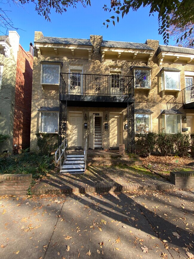Primary Photo - 3010 Ellwood Ave