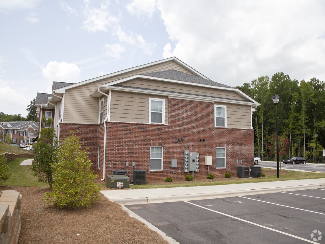 the club apartments lexington nc
