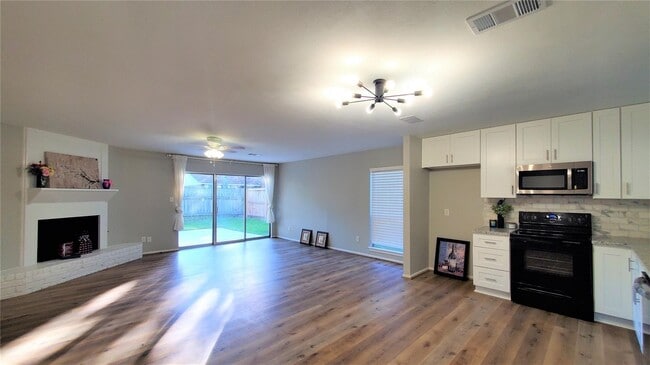 Building Photo - 14419 Cypress Leaf Dr