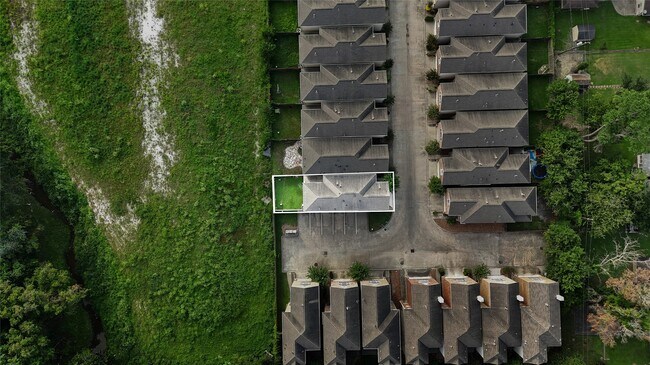 Building Photo - 5166 Oasis Park Ln