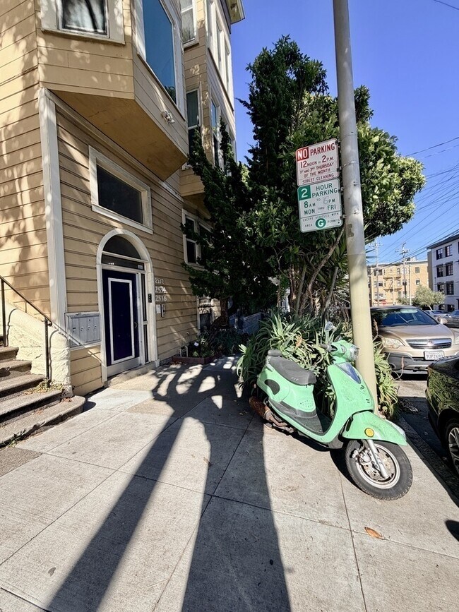 Building Photo - 2536 Sutter St