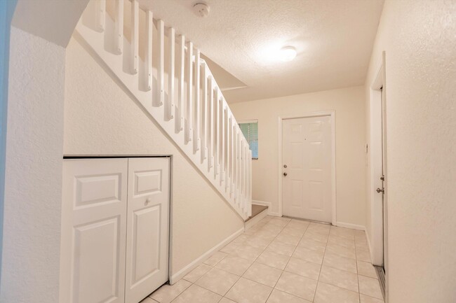 Building Photo - 853 Imperial Lake Rd