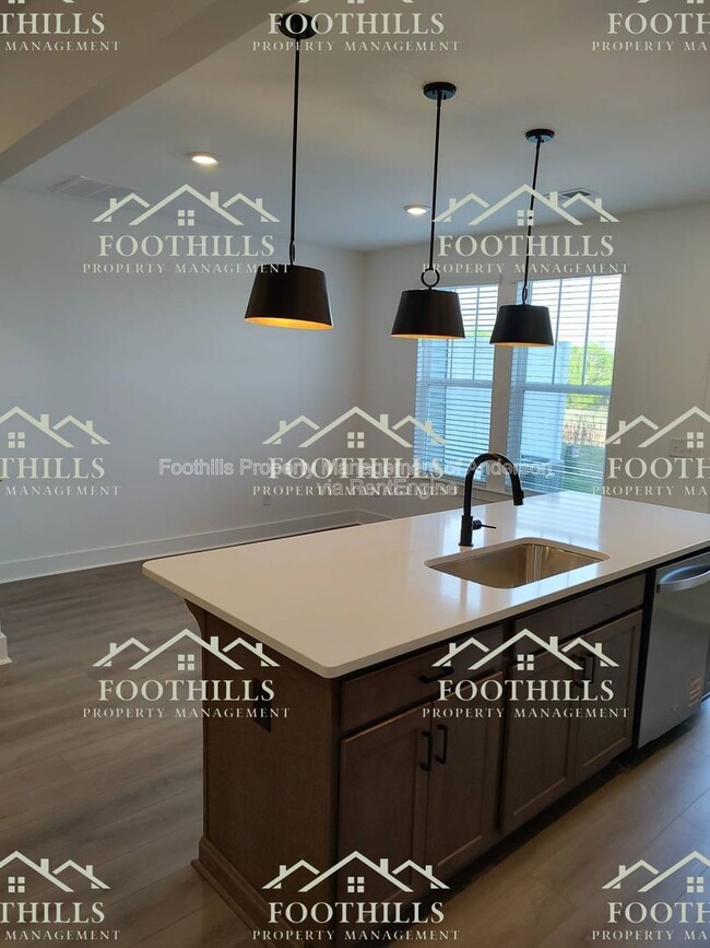 Building Photo - 267 Silo Rdg Dr