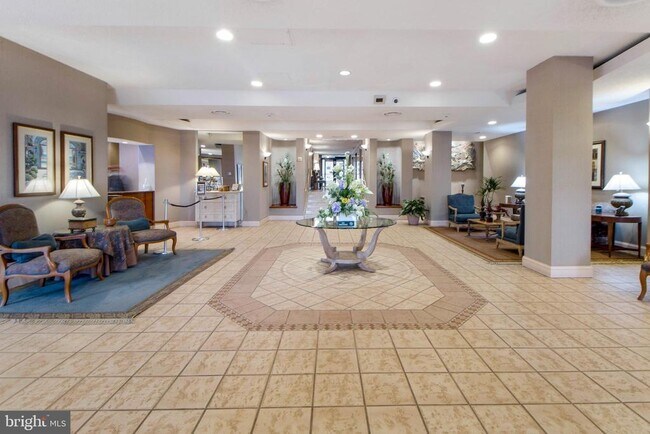 Building Photo - 7420 Westlake Terrace