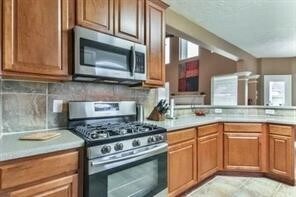 Building Photo - 1621 N Yellowstone Dr