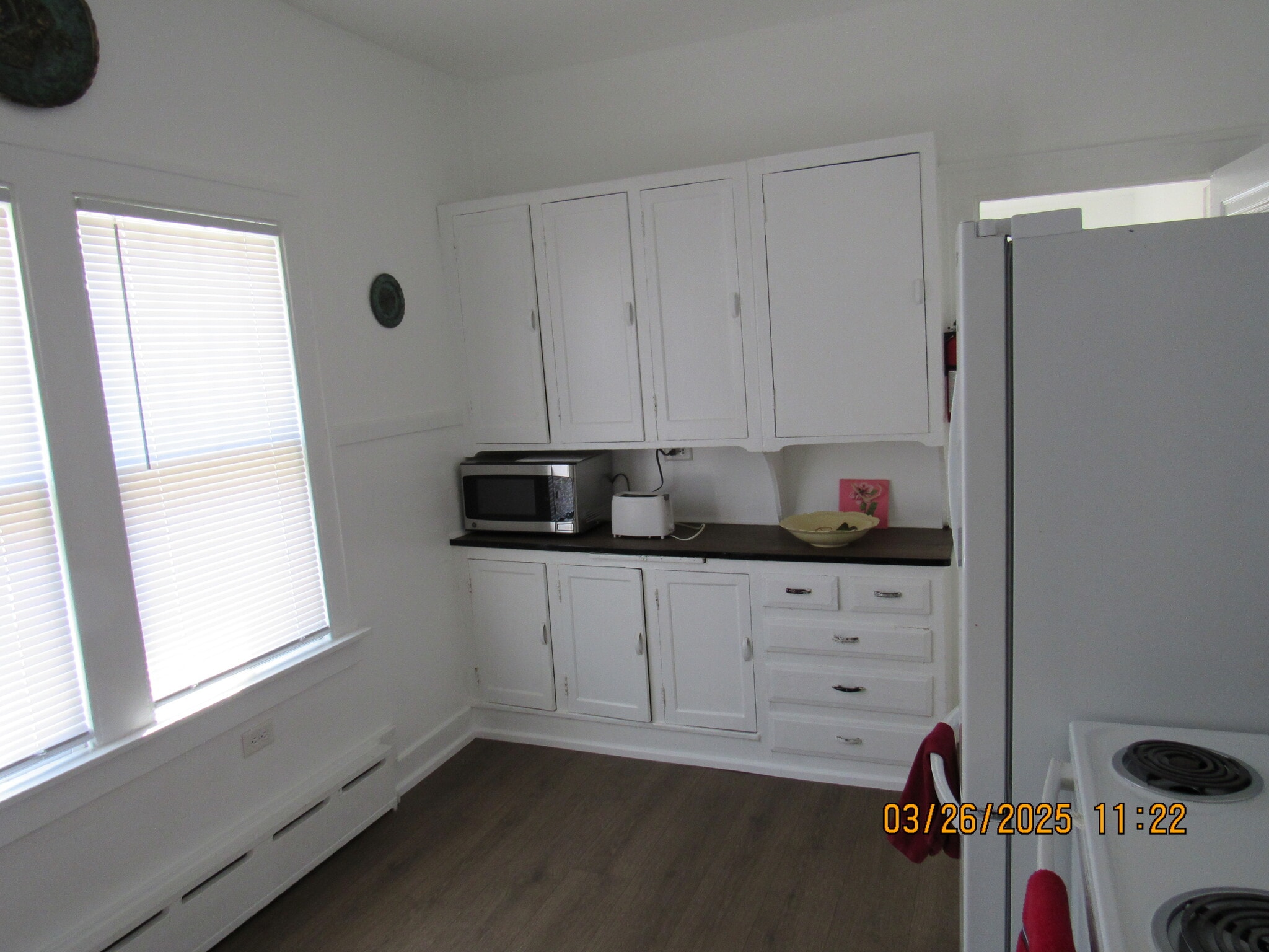 Building Photo - 206 Lake St