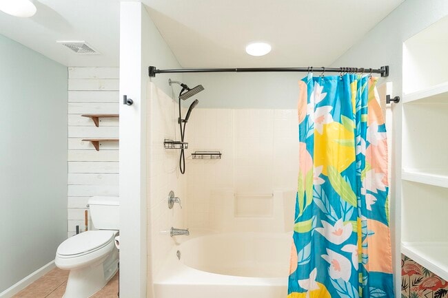 Building Photo - 1005 Bella Vista Blvd