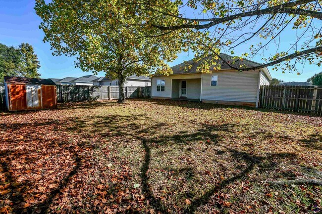 Building Photo - 107 Dorothy Ct