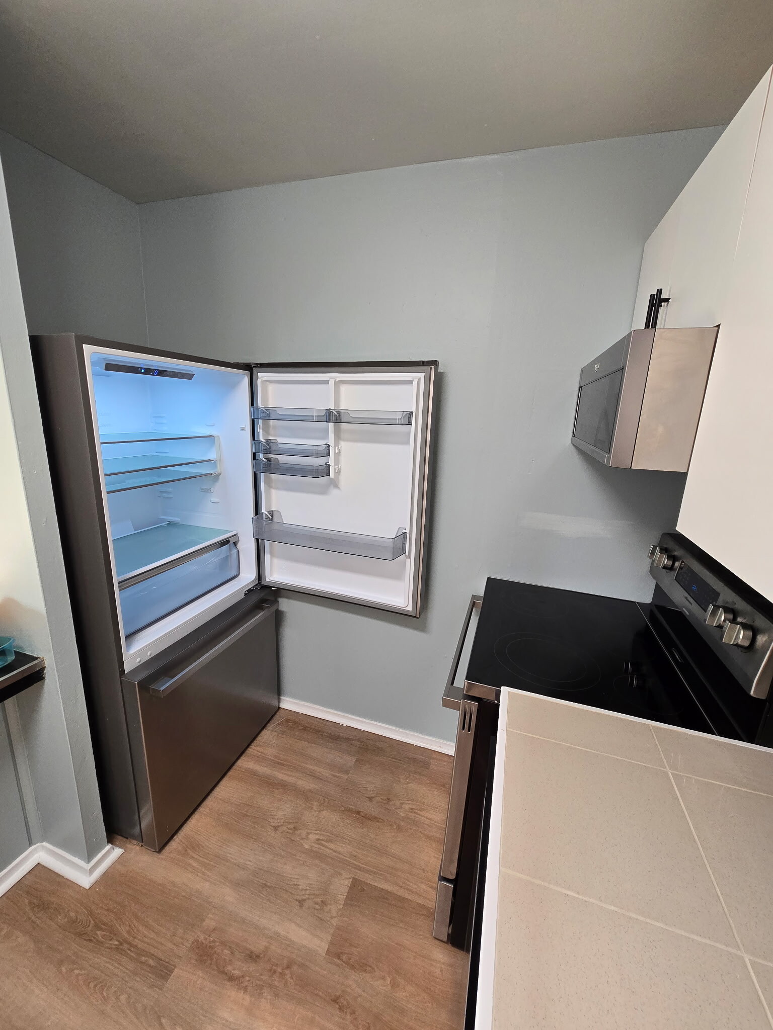 Building Photo - 1702 Wakefield Dr NE