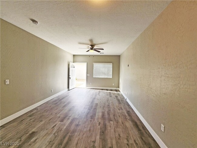 Building Photo - 1111 Sixshooter Ave